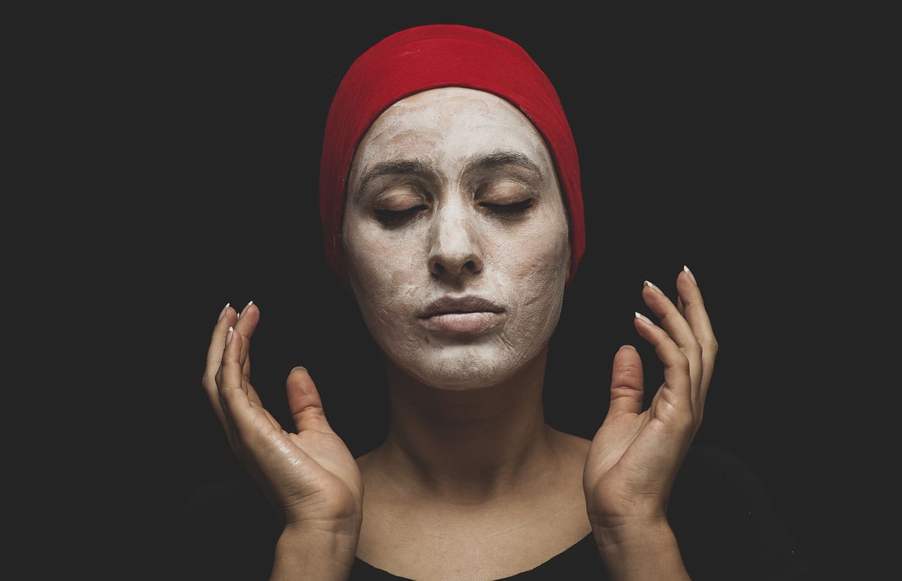 How To Layer Hyaluronic Acid Cream With Other Skincare Products